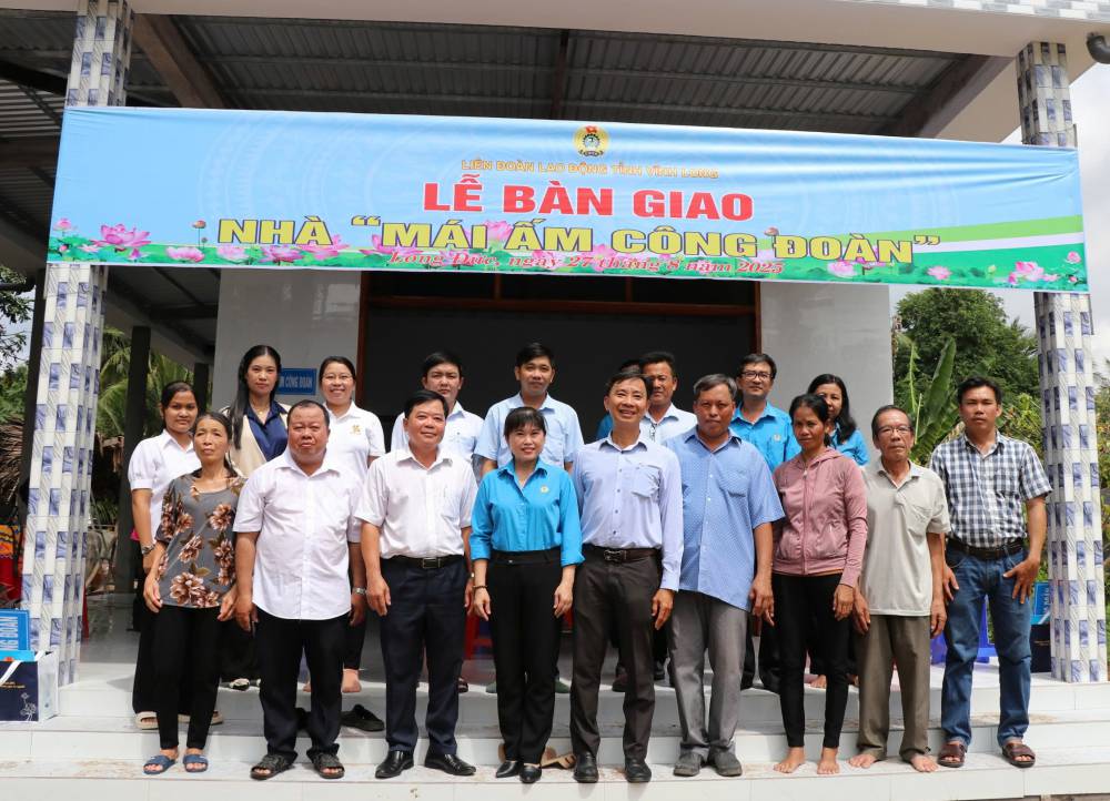 Lễ bàn giao nhà "Mái ấm công đoàn" năm 2025